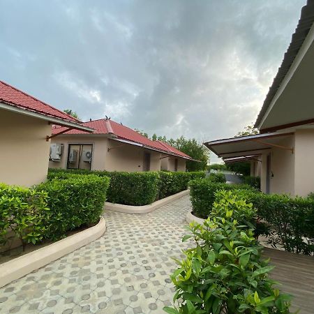City The Village Beach Resort Laeja Экстерьер фото