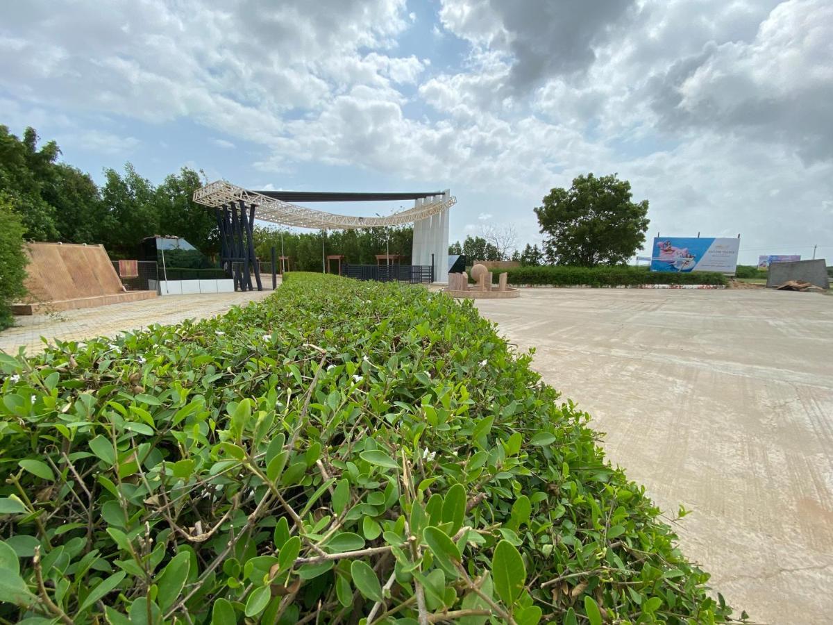 City The Village Beach Resort Laeja Экстерьер фото
