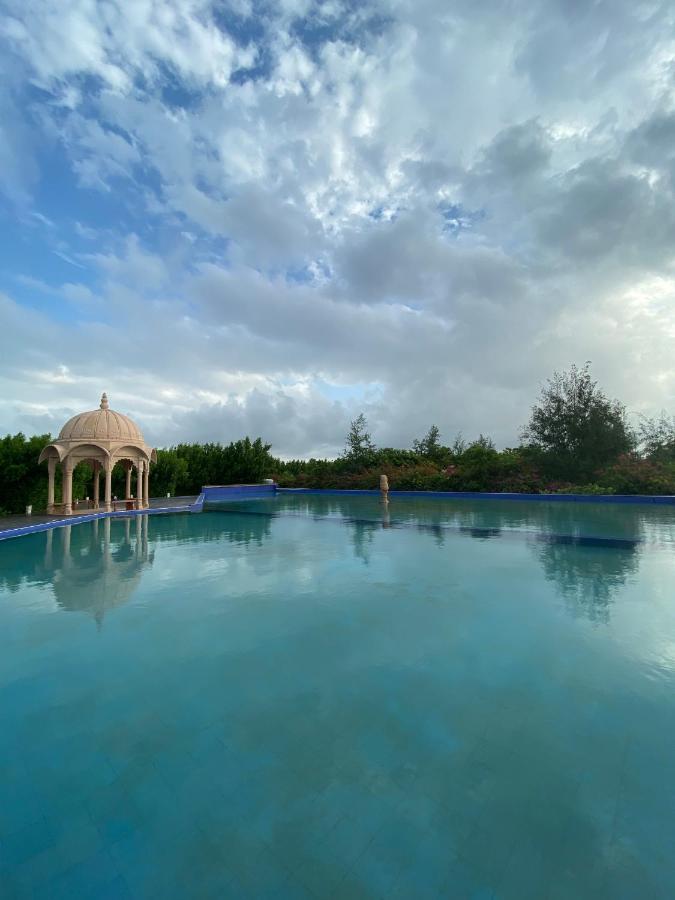 City The Village Beach Resort Laeja Экстерьер фото