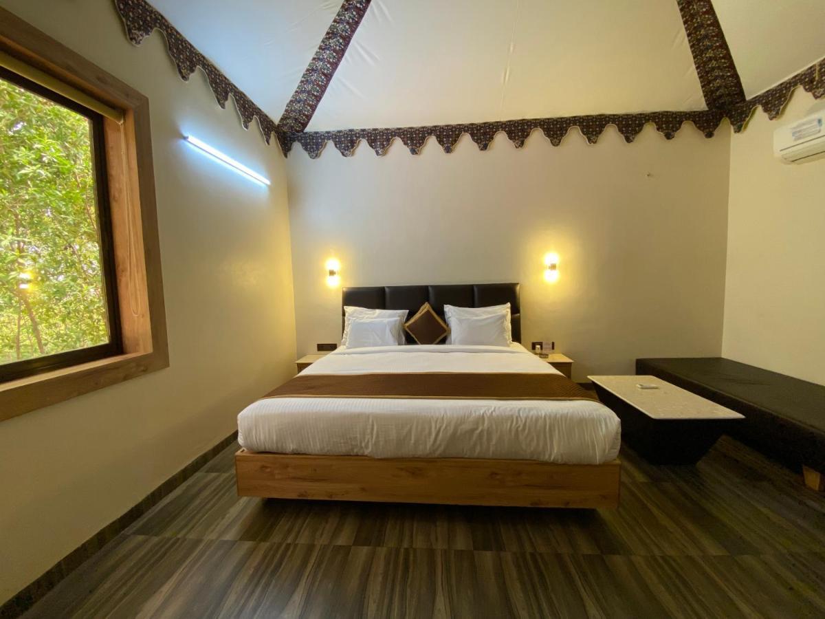 City The Village Beach Resort Laeja Экстерьер фото