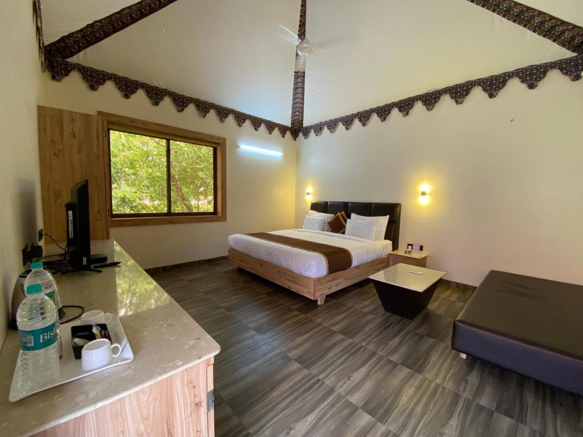 City The Village Beach Resort Laeja Экстерьер фото